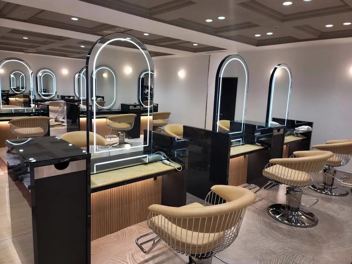 e.m.a PREMIUM BEAUTY SALON
