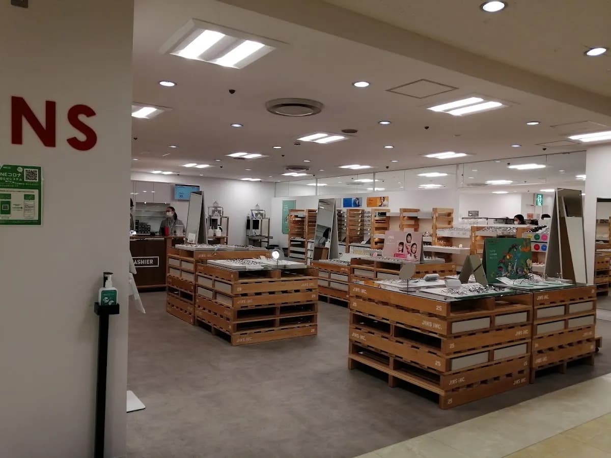 JINS そごう横浜店