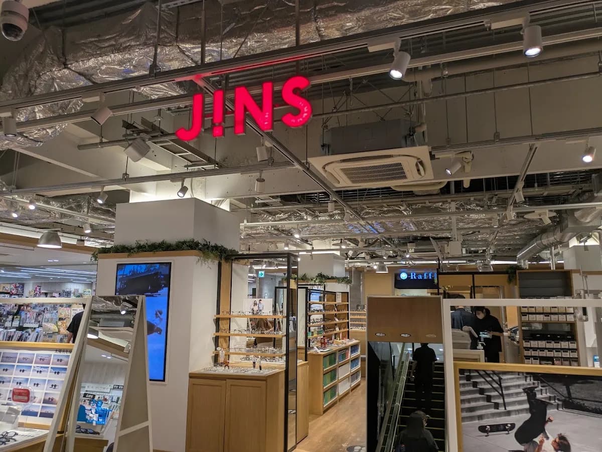 JINS 西新PRALIVA店