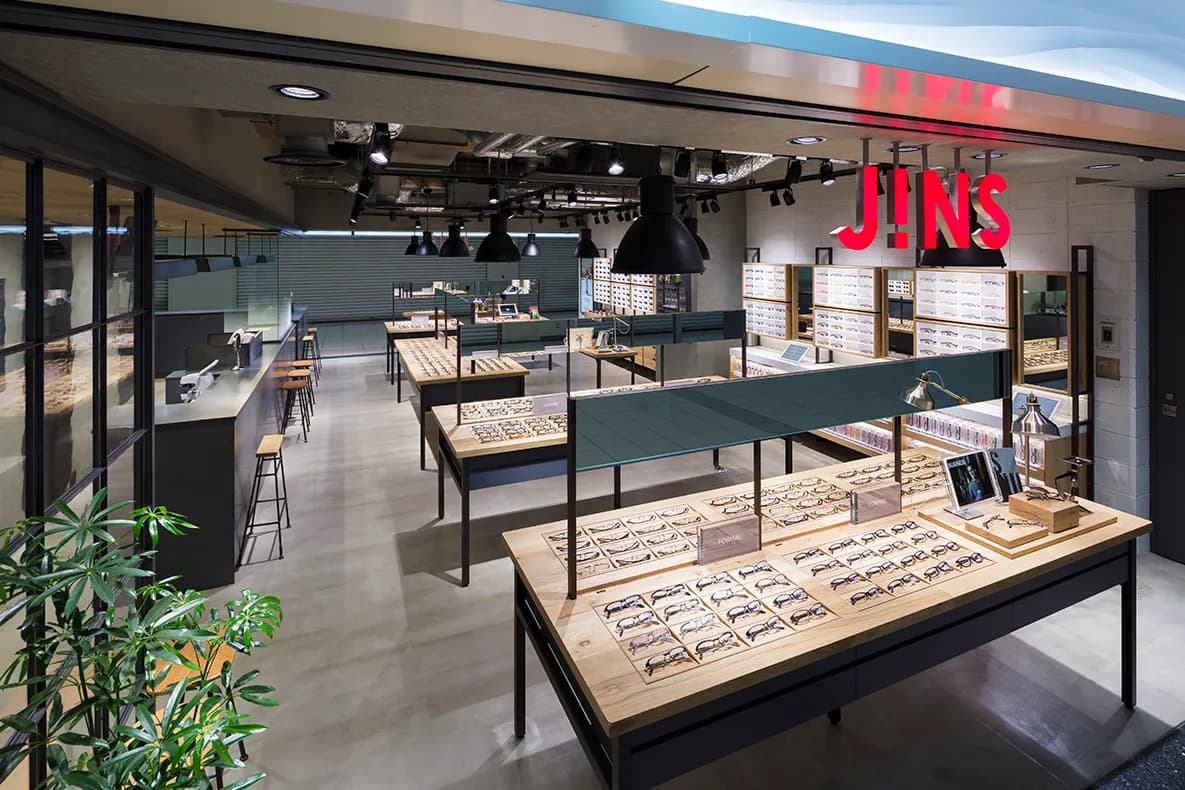 JINS 新宿サブナード店