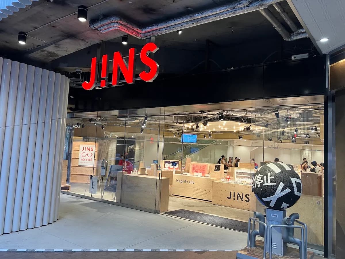 JINS 新宿店