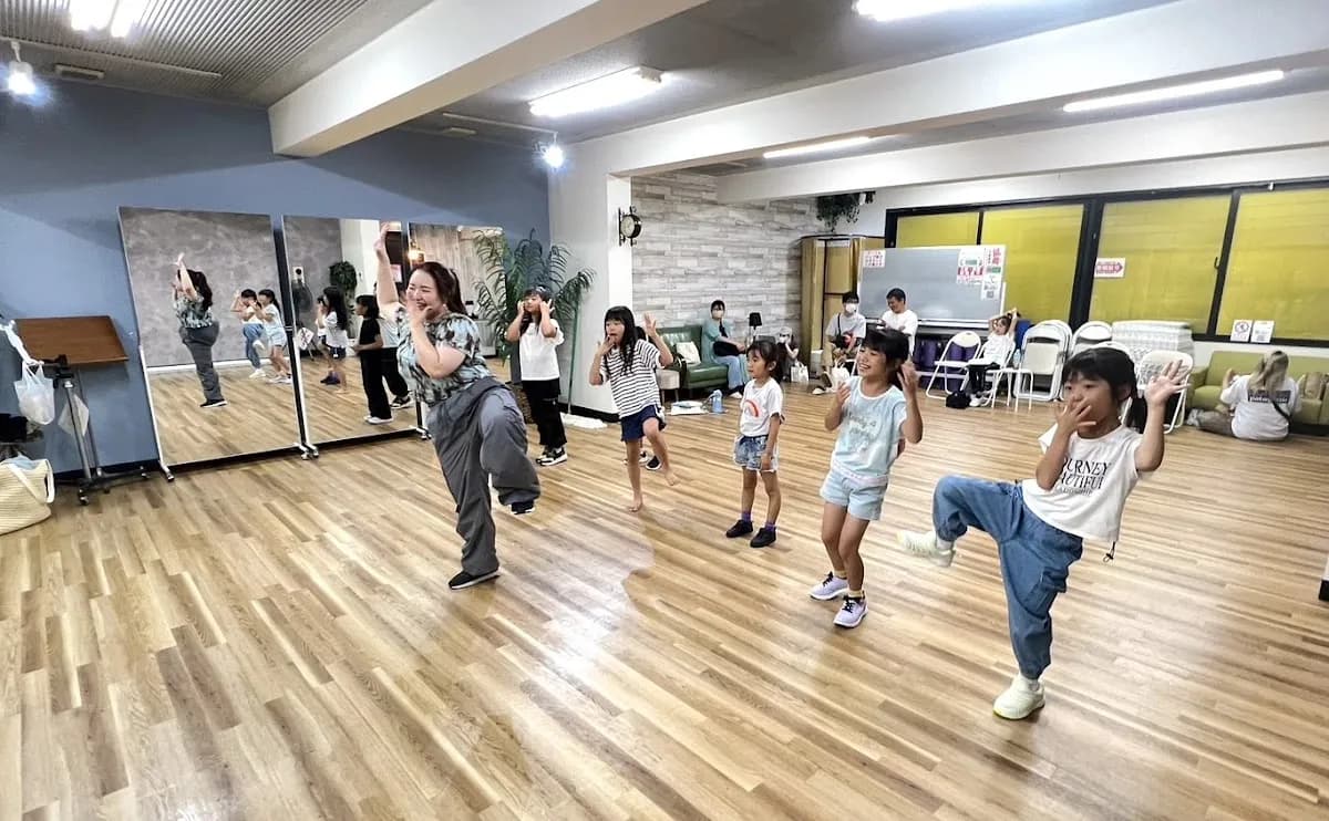 YG8 DANCE STUDIO 大和田校