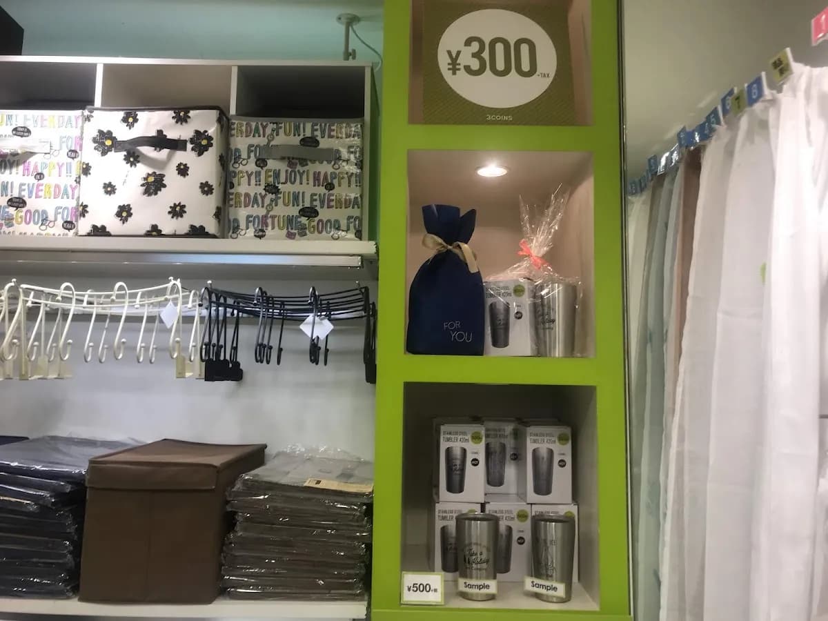 3COINS ルミネエスト新宿店