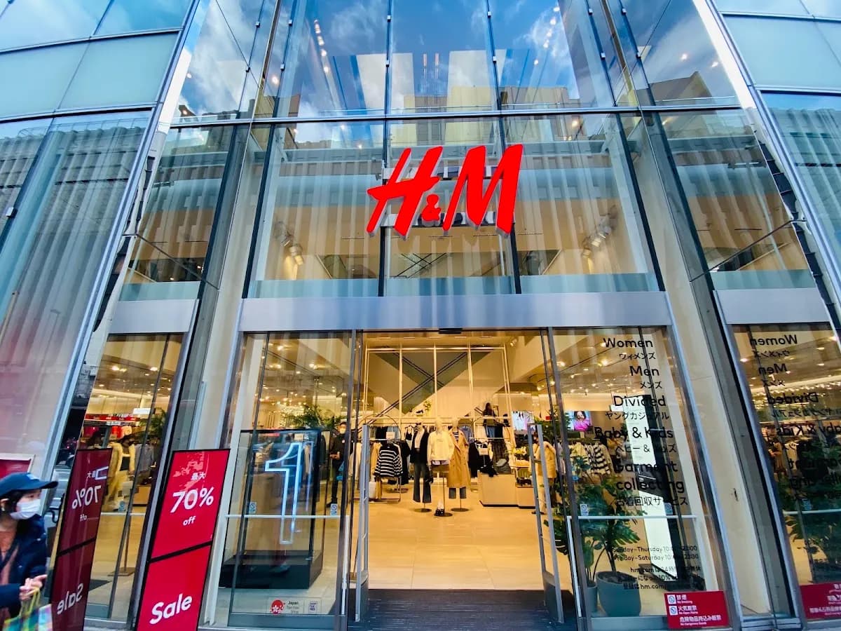 H&M 新宿店