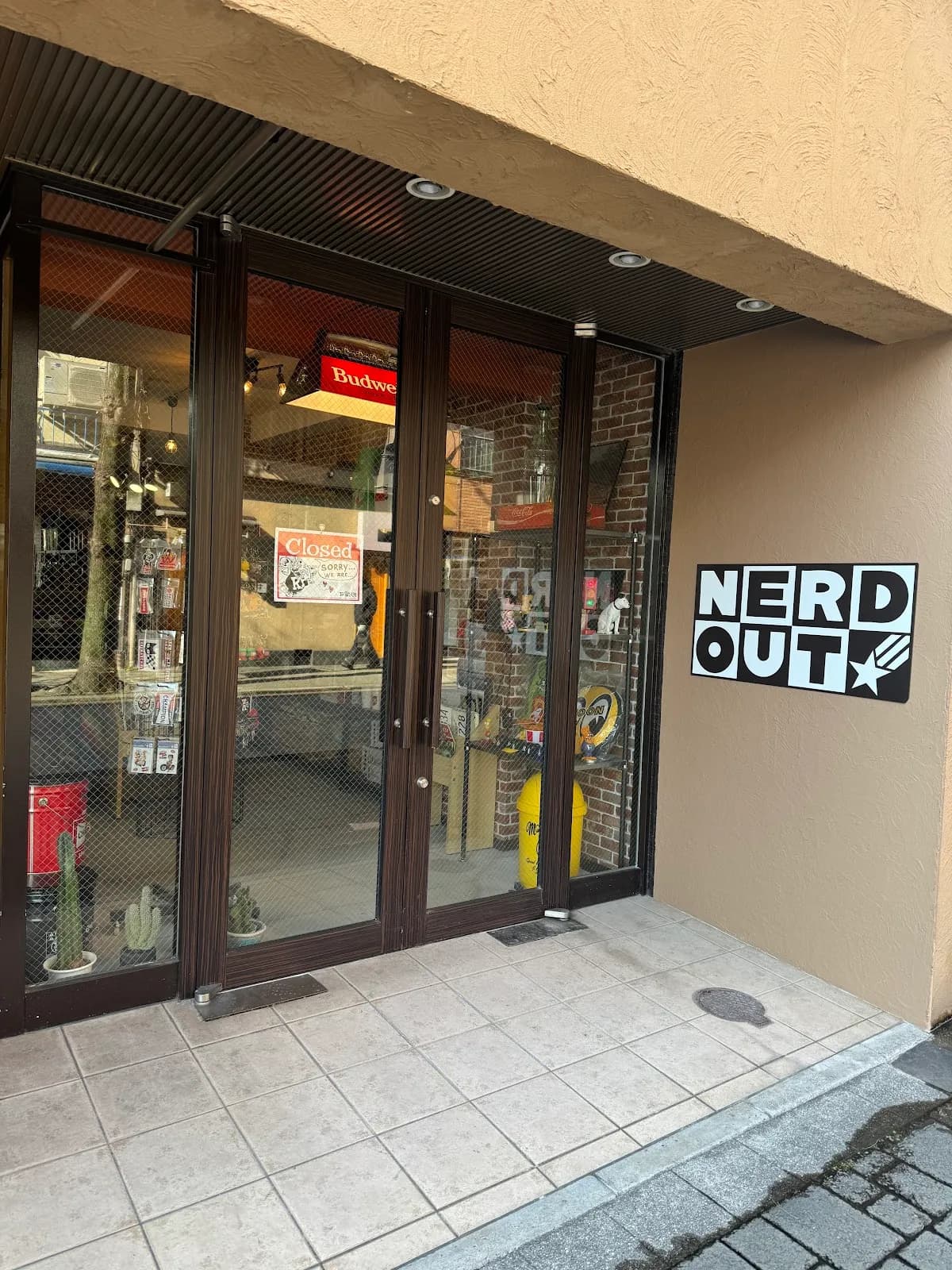 NERD OUT(ナード アウト）