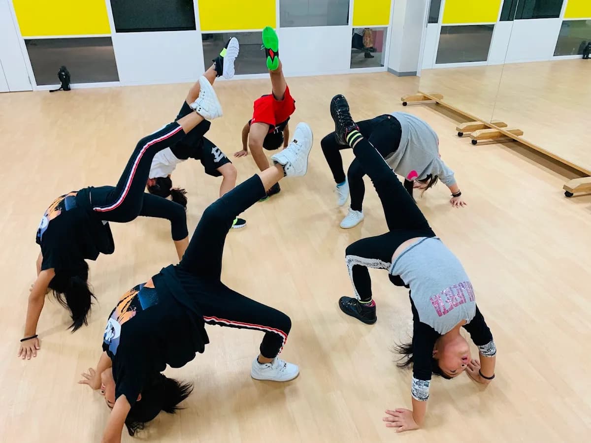 BOBCAT DANCE STUDIO（ボブキャットダンススタジオ）