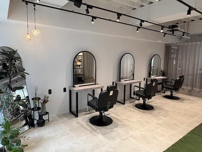 Lau total beauty salon