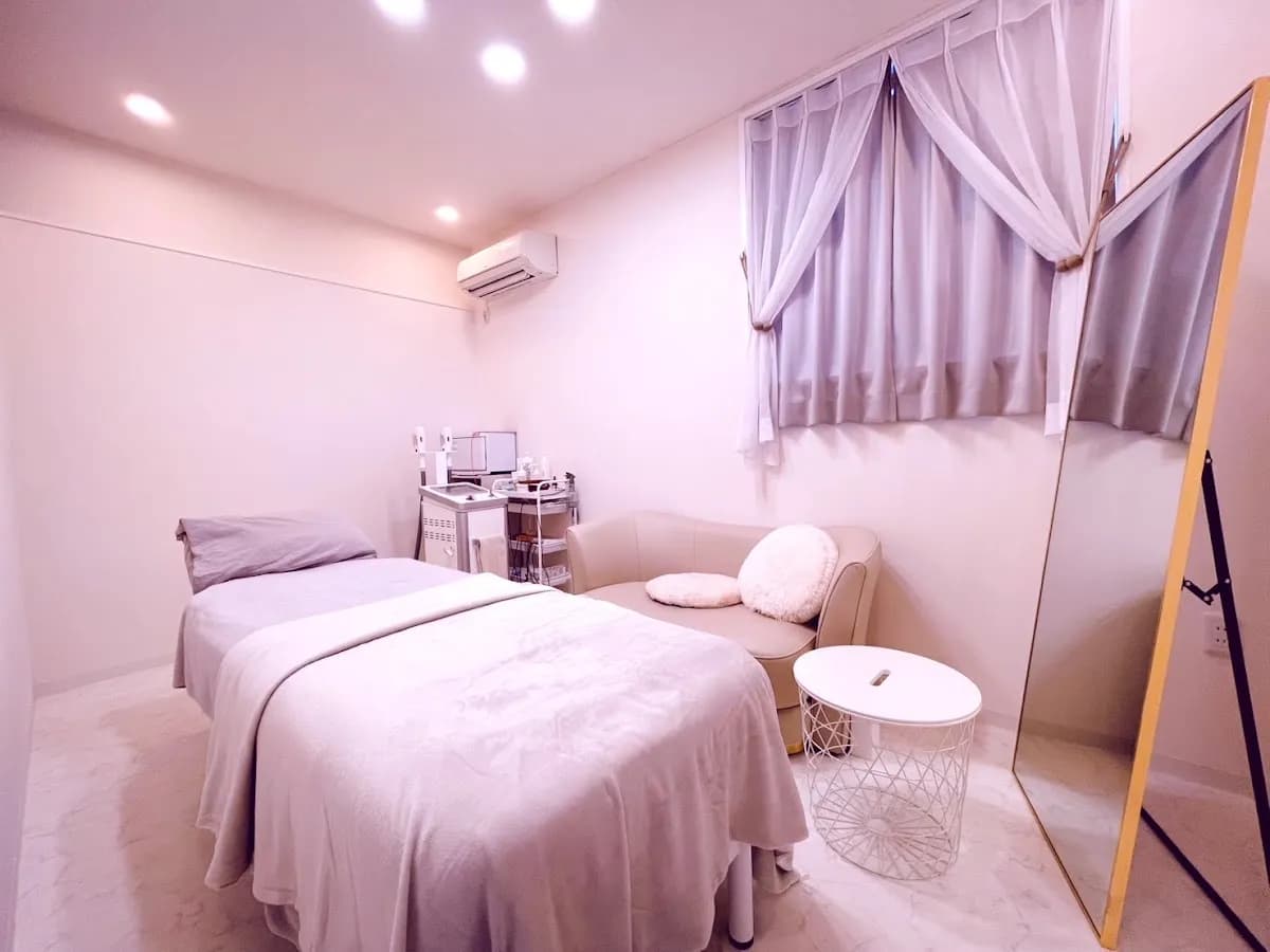 Anela -private salon-