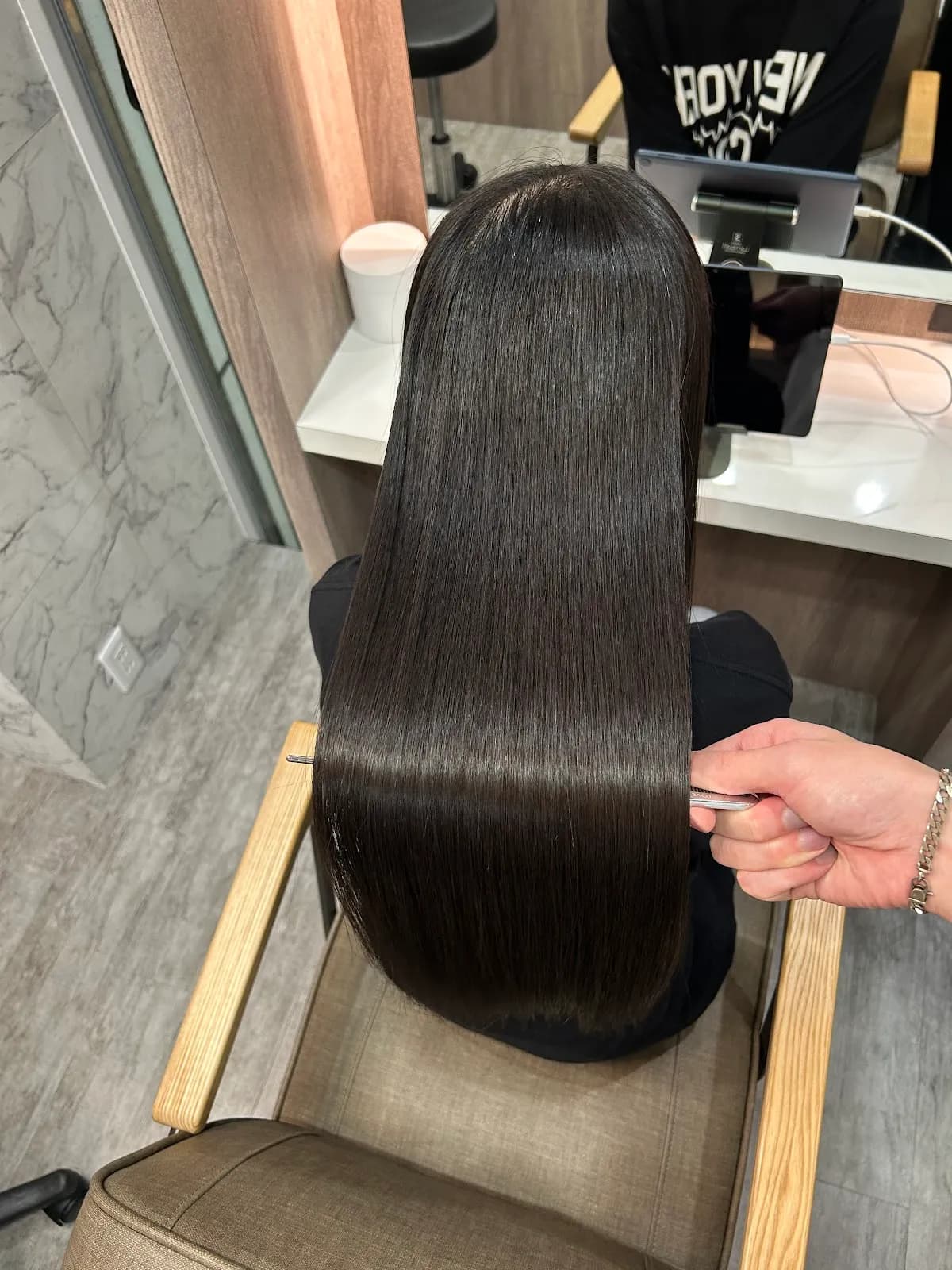 youres hair 2'nd 広島店