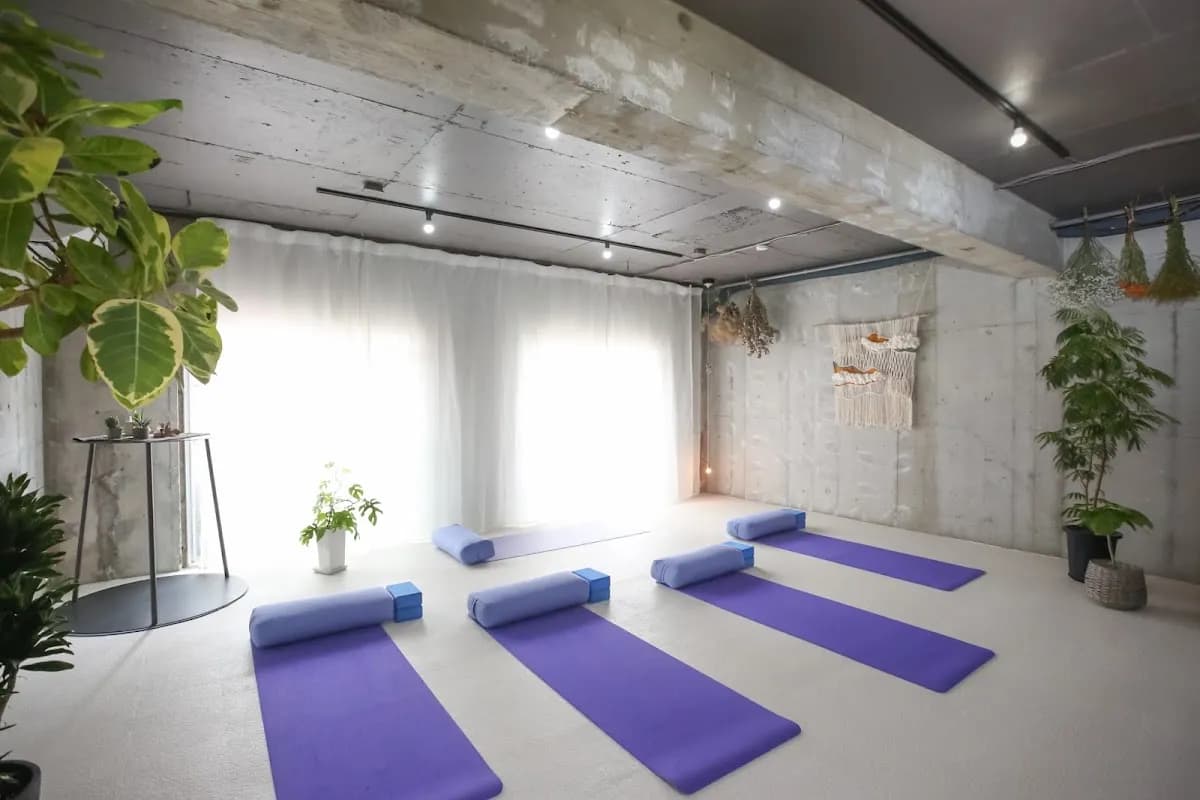 hanae yoga studio
