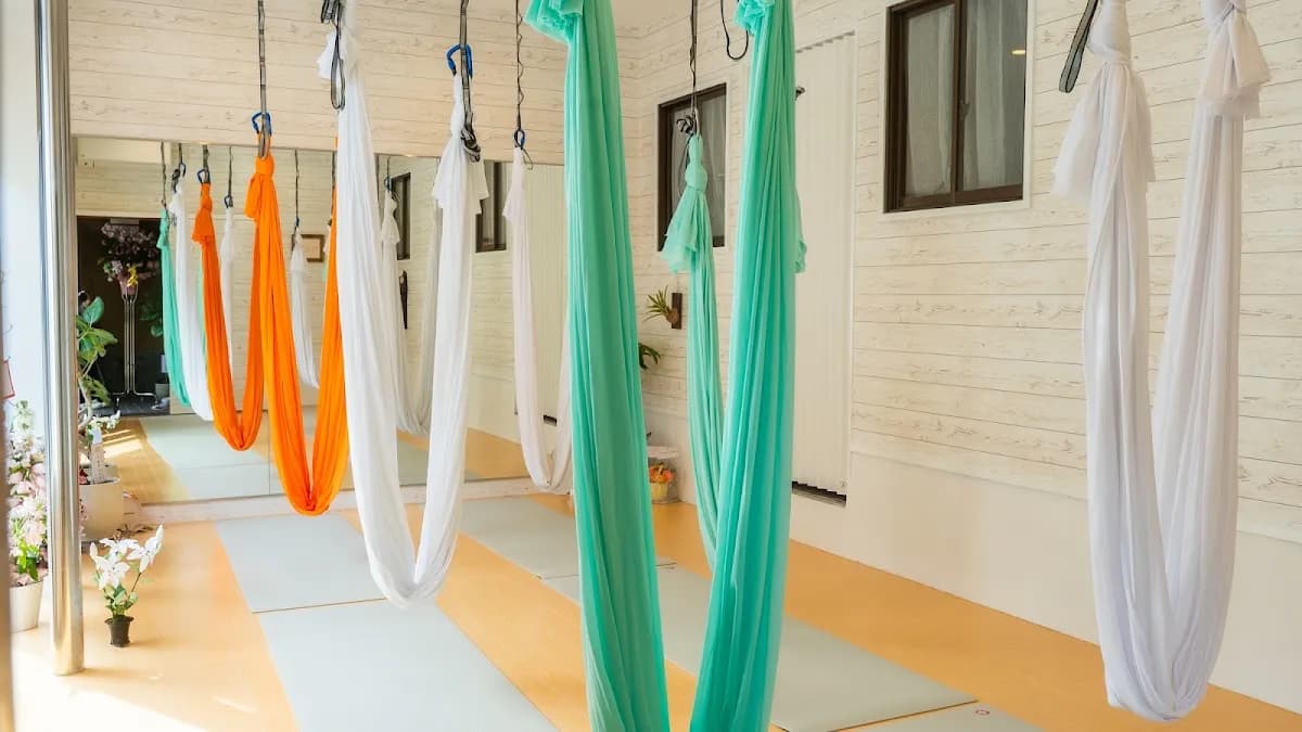 SUNNY YOU Yoga Studio
