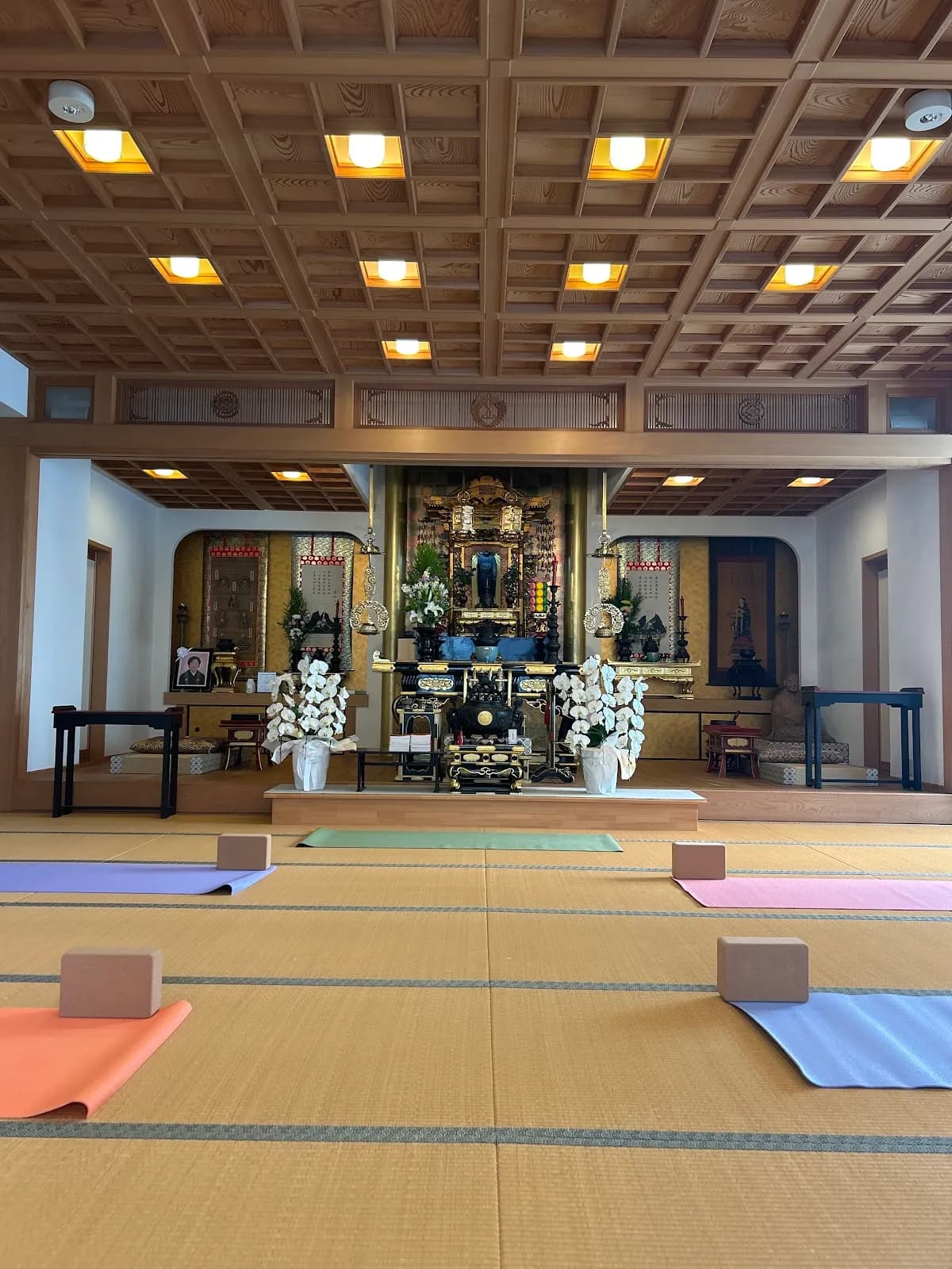 sunday morning yoga 舟入本町 お寺ヨガ