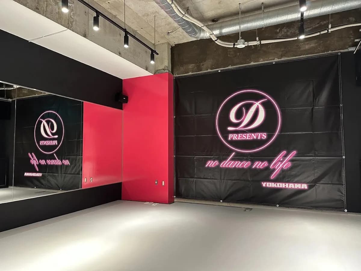 D PRESENTS 横浜店
