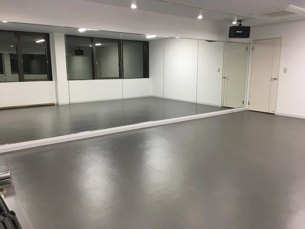 YDC DANCE STUDIO 浦和校