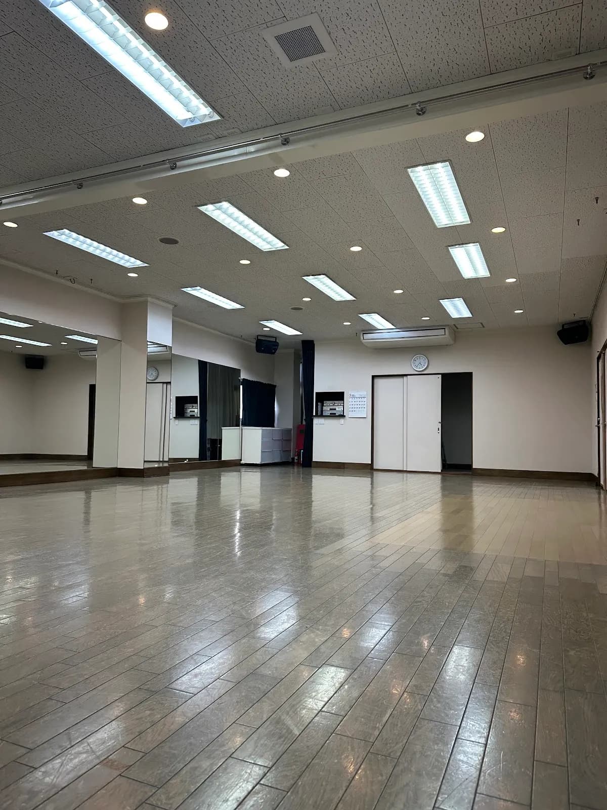 AKIRA HIP HOP DANCE STUDIO